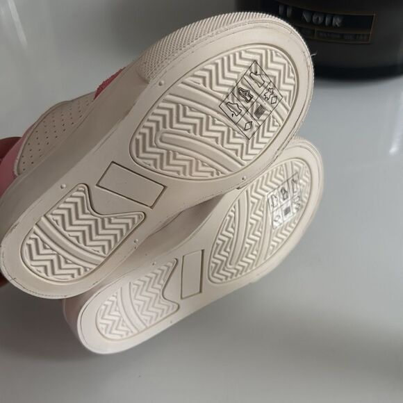 🔥Janie and Jack Pink and White Sneakers with Lace-Up Design Sz 5 New - Picture 5 of 5